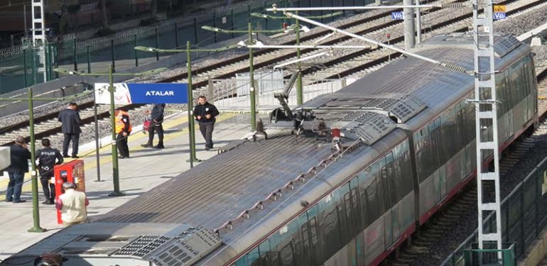 VİDEO – Marmaray Atalar İstasyonu’nda bir vatandaş raylara düştü