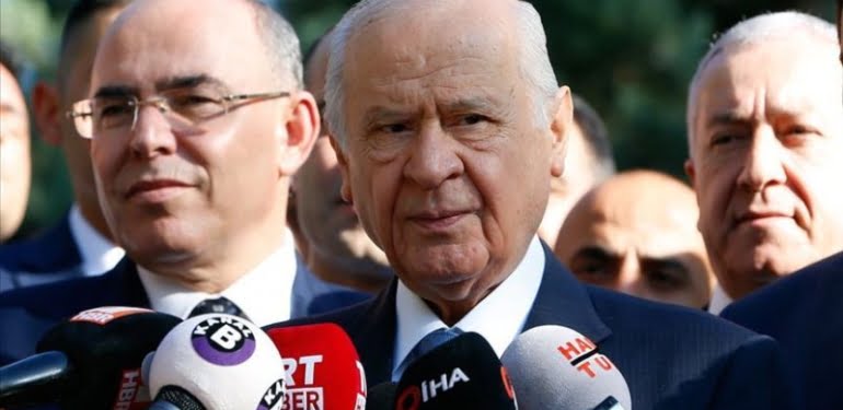 Davutoğlu ekibi hedefi seçti: Bahçeli!