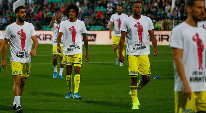 Fenerbahçe ve Denizlispor’dan Mehmetçik’e selam