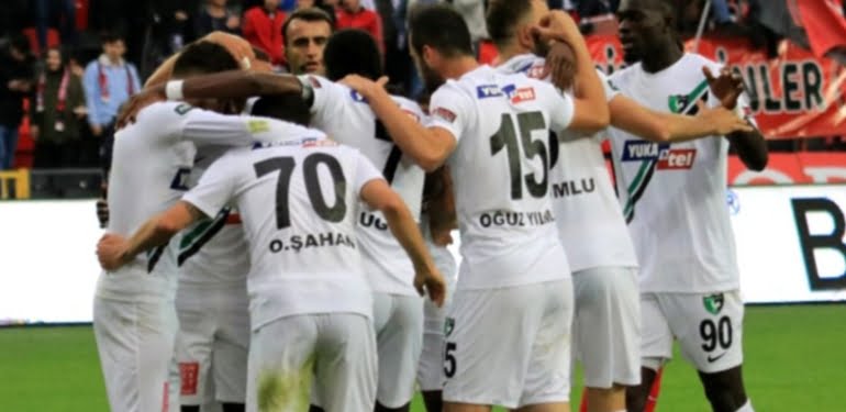 Denizlispor deplasmanda güldü