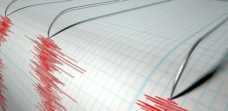 Manisa’daki 5.5 büyüklüğündeki deprem tüm Ege’yi salladı
