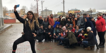 dogu-ekspresi-ile-yardim-dagitmaya-geldiler_3106_dhaphoto1