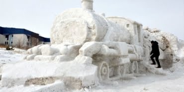 dogu-ekspresine-ardahan-da-eklensin-dediler-trenin-kardan-modelini-yaptilar