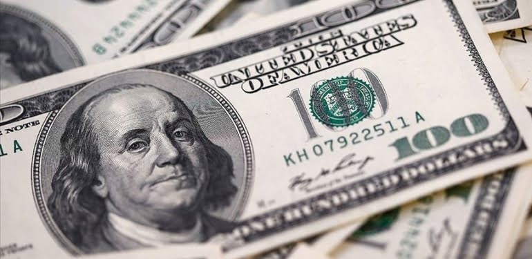 Gece yarısı fırlayan dolar sabah sabitlendi