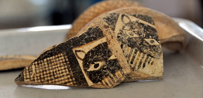 8 bin yıllık leopar maskesi figürü