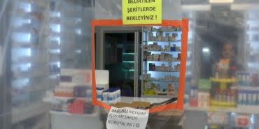 eczanelerde-koronaviruse-karsi-seffaf-brandali-onlem_3594_dhaphoto5