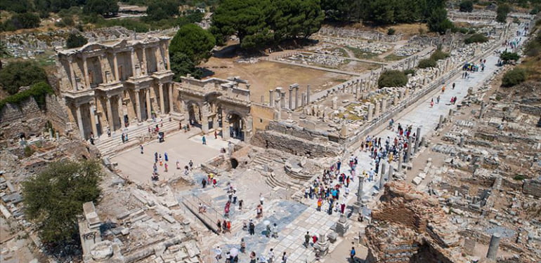Efes Antik Kenti ziyaretçi sayısında büyük artış