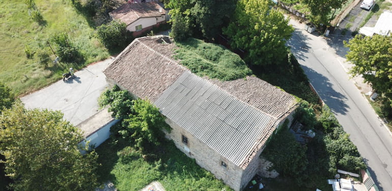 Sarıyer’de definecilerin talan ettiği kilise havadan fotoğraflandı