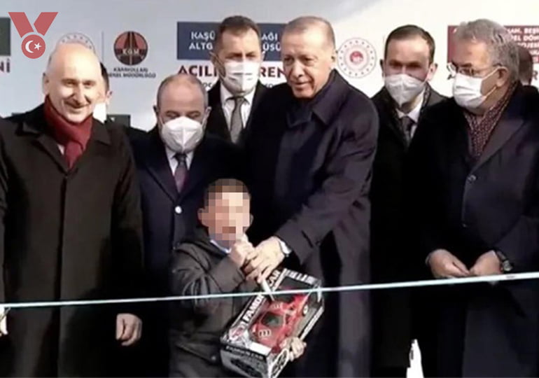Erdoğan’ın mikrofon uzattığı çocuk Kılıçdaroğlu’na ‘Hain’ dedi… CHP’den kınama geldi