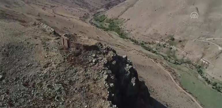 Erzurum’da ‘Demir Çağı’ndan kalma 3 bin yıllık kale bulundu