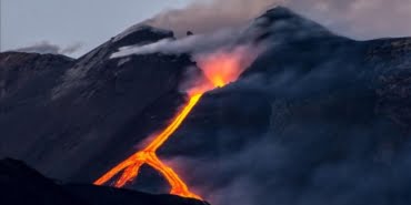 etna-yanardagi-lav-puskurttu