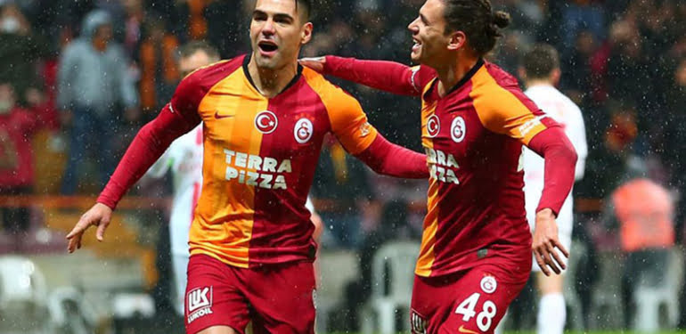 Galatasaray golleri yağmur gibi yağdırdı