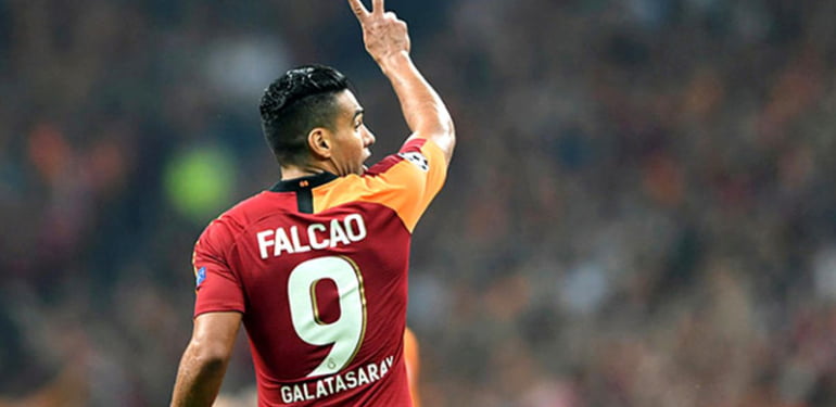 Galatasaray’da Radamel Falcao sakatlandı!