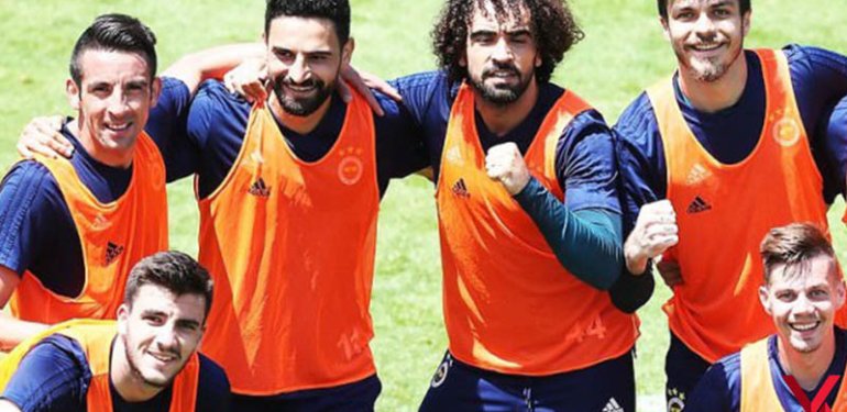 Fenerbahçe 4 futbolcuyla yollarını ayırıyor