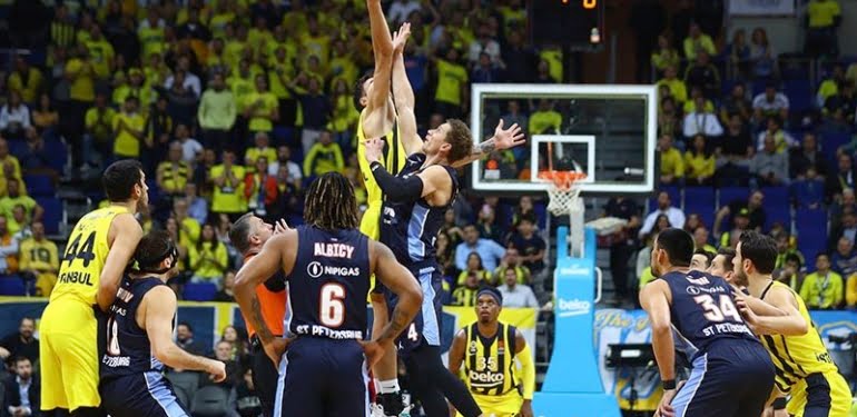 Taraftarlardan Fenerbahçe Beko’ya Zenit tepkisi