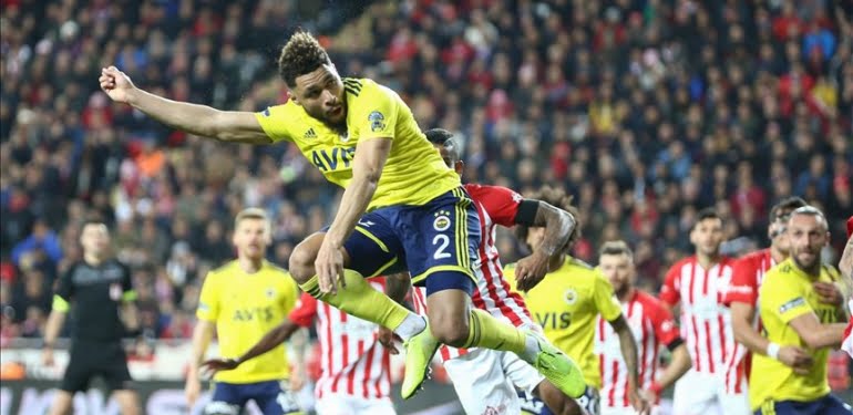 Fenerbahçe bir puanı son anda kurtardı