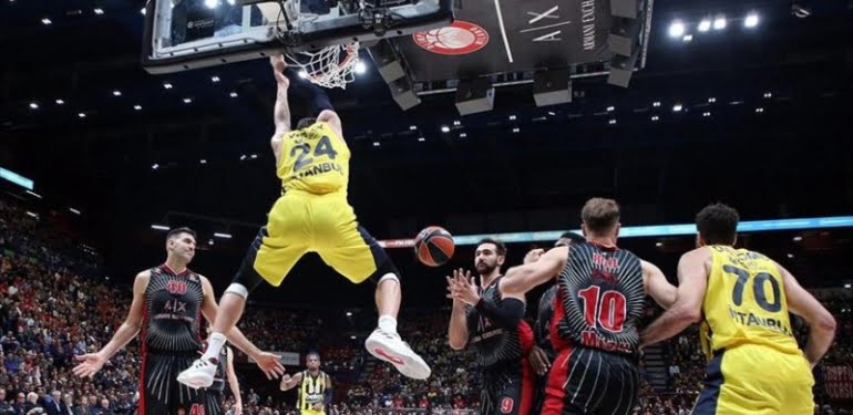 fenerbahce-italya-dan-boynu-bukuk-ayrildi
