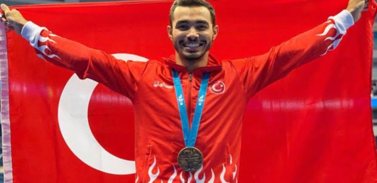ferhat-arican-dunya-kupasi-nda-gogsumuzu-kabartti