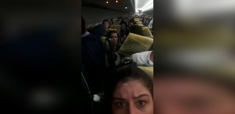 Fırtına nedeniyle pisti pas geçen uçakta panik anları kamerada