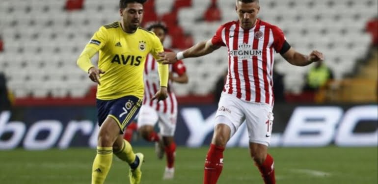 ‘Galatasaray şampiyon olsun isterim’