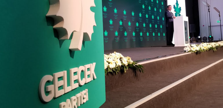 Gelecek Partisi’nde ilk istifa geldi