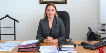 gemlik-belediye-baskan-yardimcisi-makaminda-rehin-alindi_1365_dhaphoto1