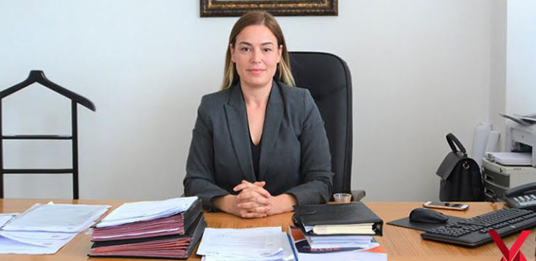 gemlik-belediye-baskan-yardimcisi-makaminda-rehin-alindi_1365_dhaphoto1