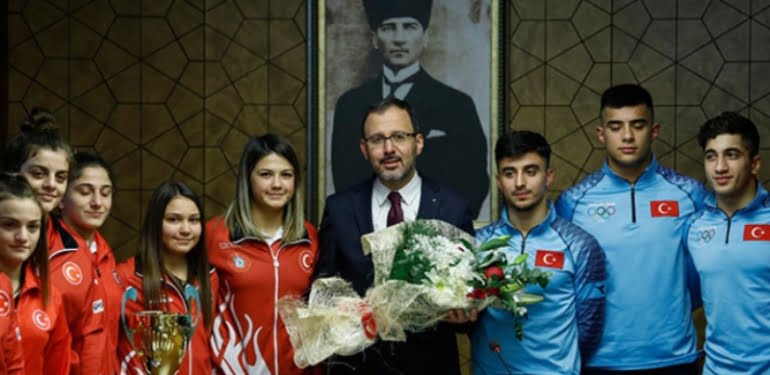 Gençlik ve Spor Bakanlığı’ndan başarılı sporculara önemli destek