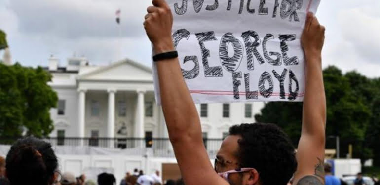 ABD’de Beyaz Saray önünde George  Floyd protestosu