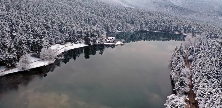 Gölcük Tabiat Parkı’nda kar manzarası