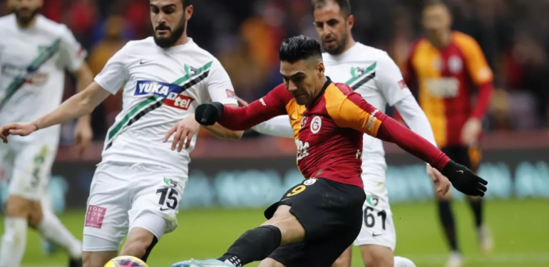 Galatasaray 3 puanla başladı