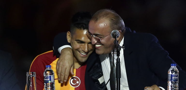 Galatasaray’da görkemli imza töreni: 25 bin kişi izledi