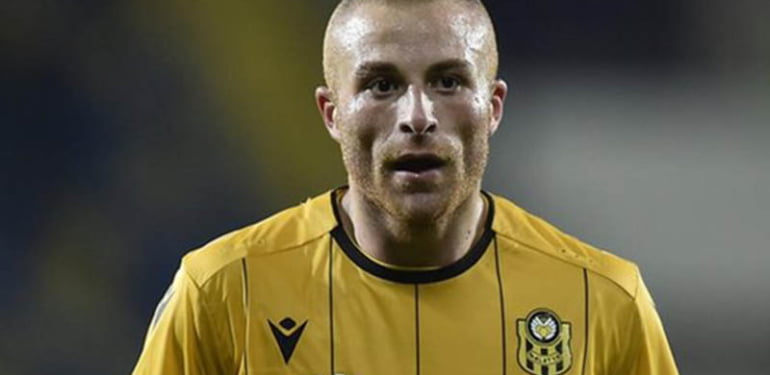 Gökhan Töre imzayı attı