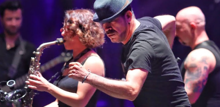 Haluk Levent yeni yılda yine şaşırttı… İşte o konser