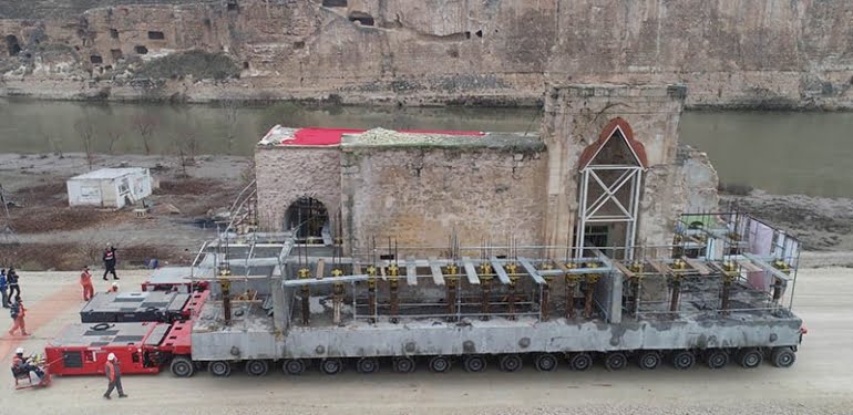 Hasankeyf’teki 610 yıllık camiyi böyle taşıdılar