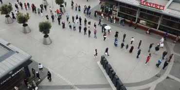 havadan-fotograflarla-kisitlama-sonrasi-alisveris-merkezine-kostular-uzun-kuyruklar-olustu-1-_6479_dhaphoto2