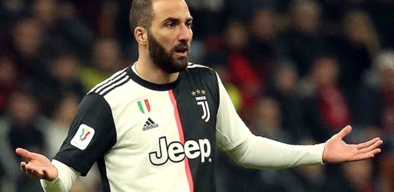 havalimaninda-polise-yakalanan-higuain-in-hasta-13038344_4012_amp