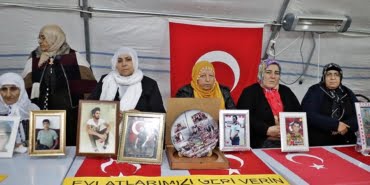 hdp-onundeki-eylemde-128inci-gun-aile-sayisi-66-oldu_2989_dhaphoto1