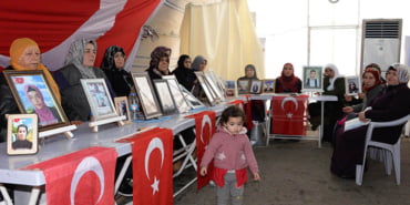 hdp-onundeki-eylemde-169uncu-gun-aile-sayisi-87-oldu_5968_dhaphoto1