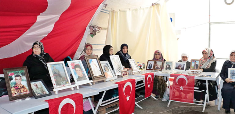 hdp-onundeki-eylemde-172nci-gun-aile-sayisi-91-oldu_8943_dhaphoto5