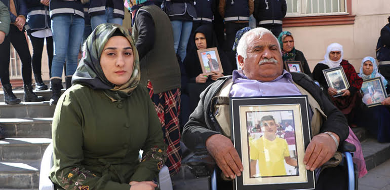 hdp-onundeki-eylemde-183uncu-gun-aile-sayisi-110-oldu_6173_dhaphoto1
