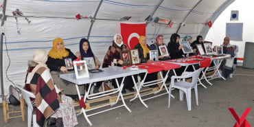 hdp-onundeki-eylemde-93uncu-gun-aile-sayisi-58-oldu_5504_dhaphoto2