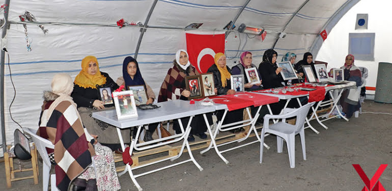 hdp-onundeki-eylemde-93uncu-gun-aile-sayisi-58-oldu_5504_dhaphoto2