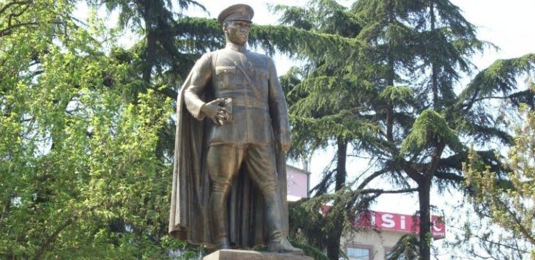 Atatürk düşmanlığında ‘zırva’ yaptı…