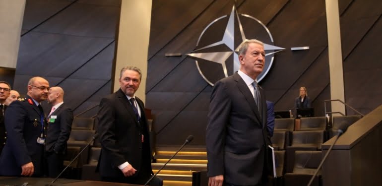 Milli Savunma Bakanı Akar, NATO Karargahı'nda