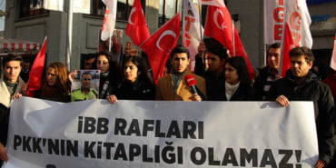 ibbnin-selahattin-demirtasin-kitabini-satmasina-protesto_4978_dhaphoto1