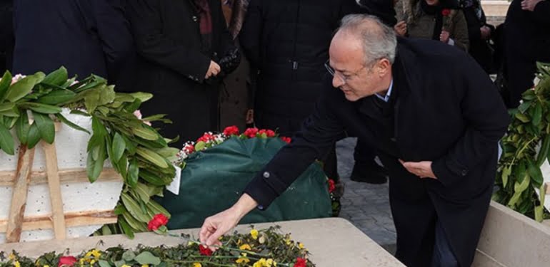 Efsane başkan kabri başında anıldı