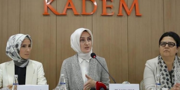 ‘Yeni Şafak militanca uğraşıyor… Sümeyye Erdoğan’ın yönetiminde olduğu derneğe Sorosçu bile dediler’