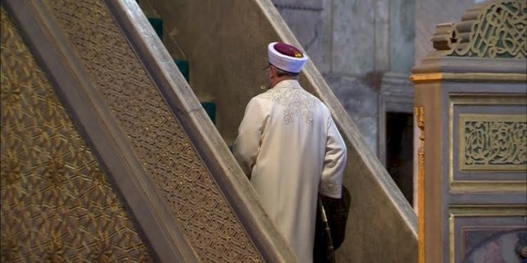 ‘Yazıklar olsun! Asıl lanetlenenler, bu toprakları yeniden vatan yapan Atatürk’e lanet okuyanlardır’