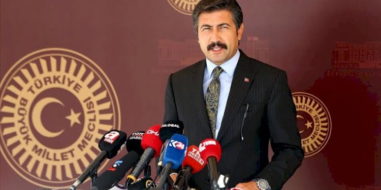 AKP’li Özkan: Sosyal medya başına buyruk